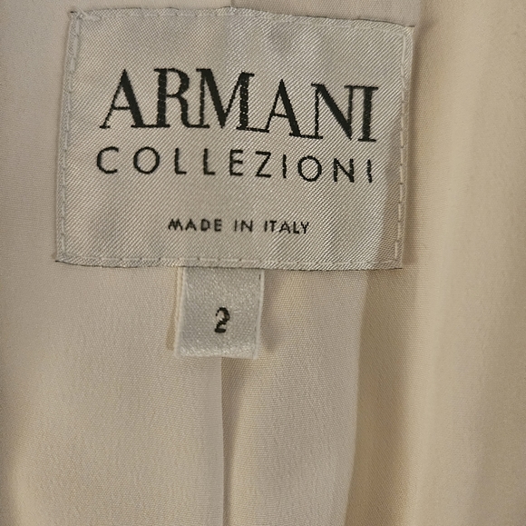 ARMANI COLLEZIONI size 2 beige cream silk blazer excellent condition. Like new. - Picture 2 of 11